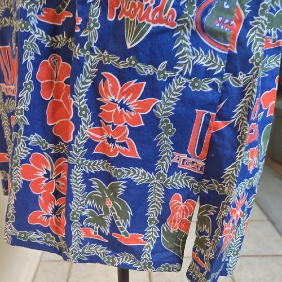 Vibrant Florida Gators Blue and Orange Men's Hawaiin Shirt - Picture 11 of 14